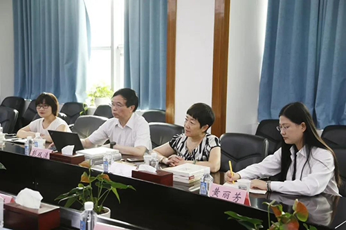 不朽情缘mg官网临床前研究副总裁兼机构负责人彭双清教授，药效部执行主任董文心，药代安评项目负责人龙娜等